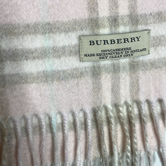Burberry | 100% Cashmere Pink Nova Check Scarf - Picture 2 of 3